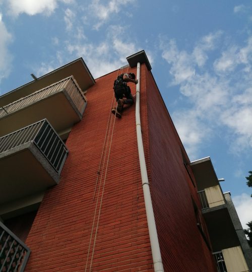 raccordement ou remplacement de descentes pluviales