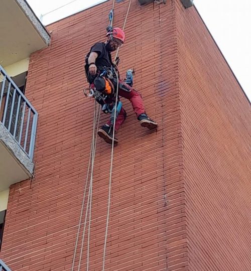 raccordement ou remplacement de descentes pluviales